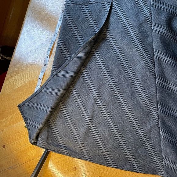 #123 Suzy Shier A-line skirt with side overlap - Picture 5 of 6